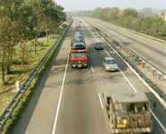 800804 Gezicht op de A12 te Bunnik vanaf de voetbrug over de Rijksweg tussen de Groeneweg en de Tureluurweg in de ...